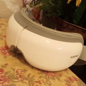 RENPHO White and Gray Standalone VR Headset